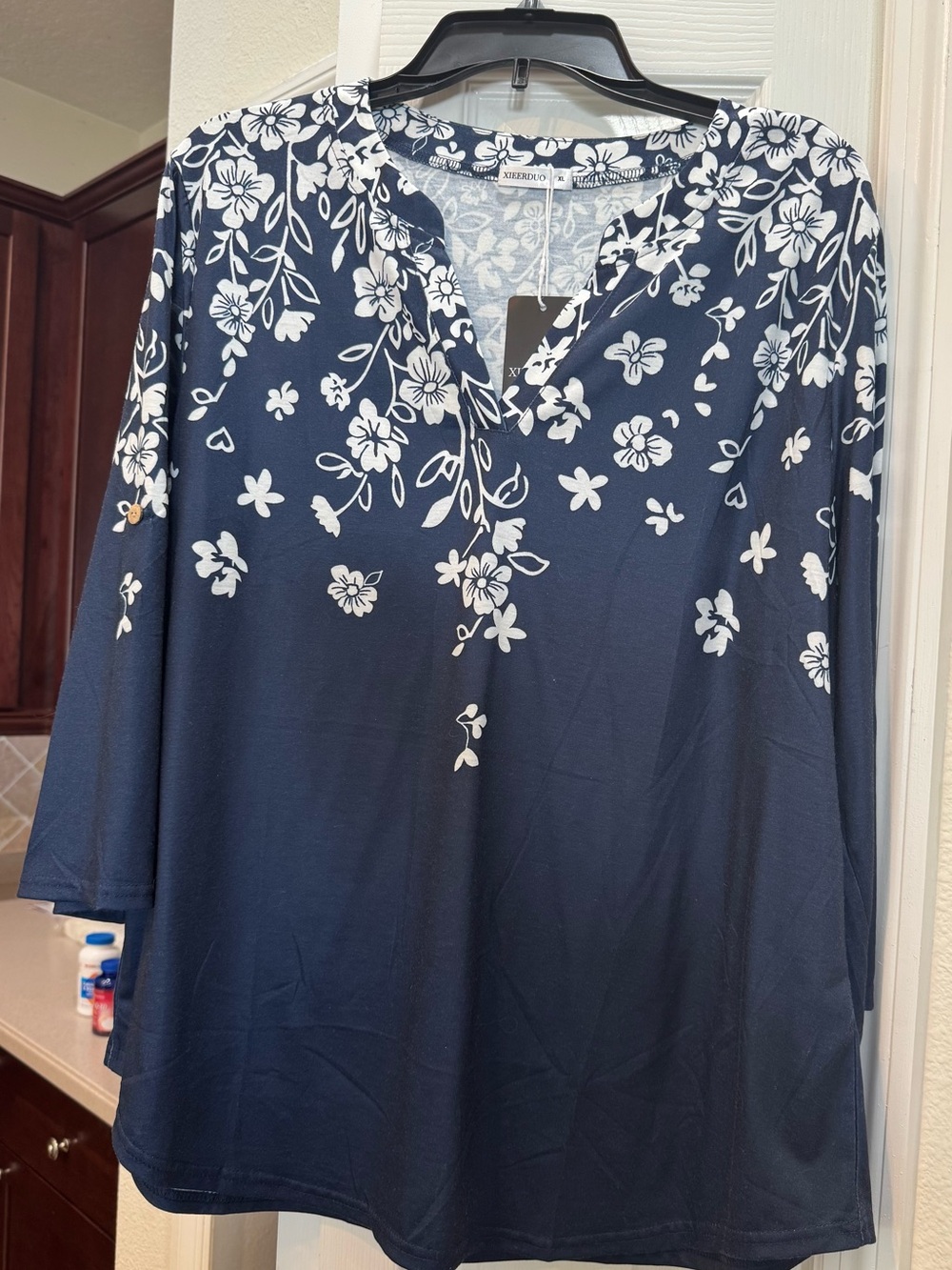 3/4 Sleeve Navy Floral Split V-Neck Blouse XL
